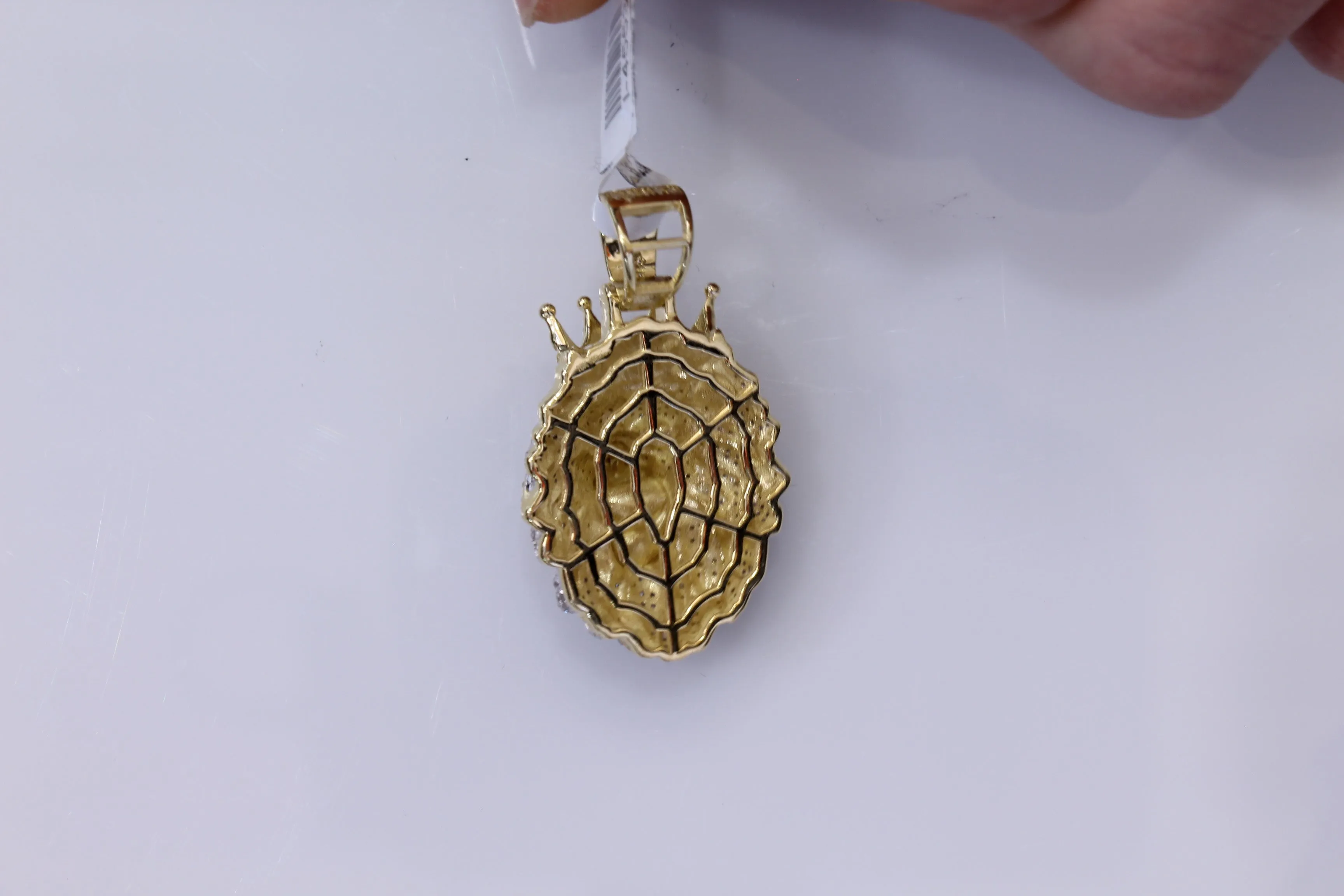 10k Yellow Lion Head Pendant 1.05ctw