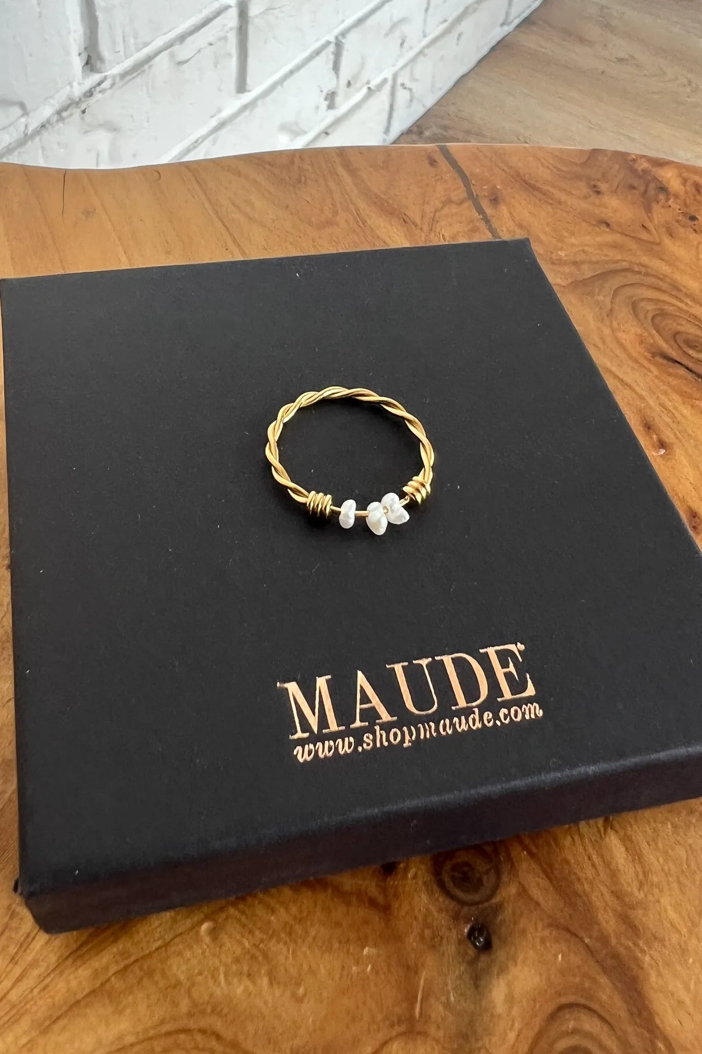 18K Twisted Rope Pearl Ring