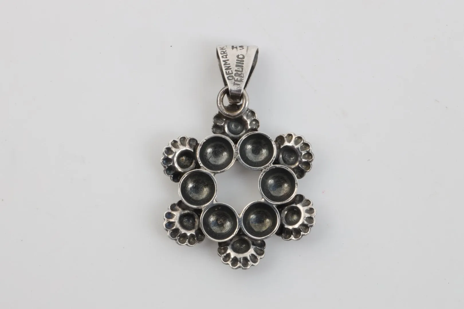 925 Silver Dome Flower Pendant (3.29g.)