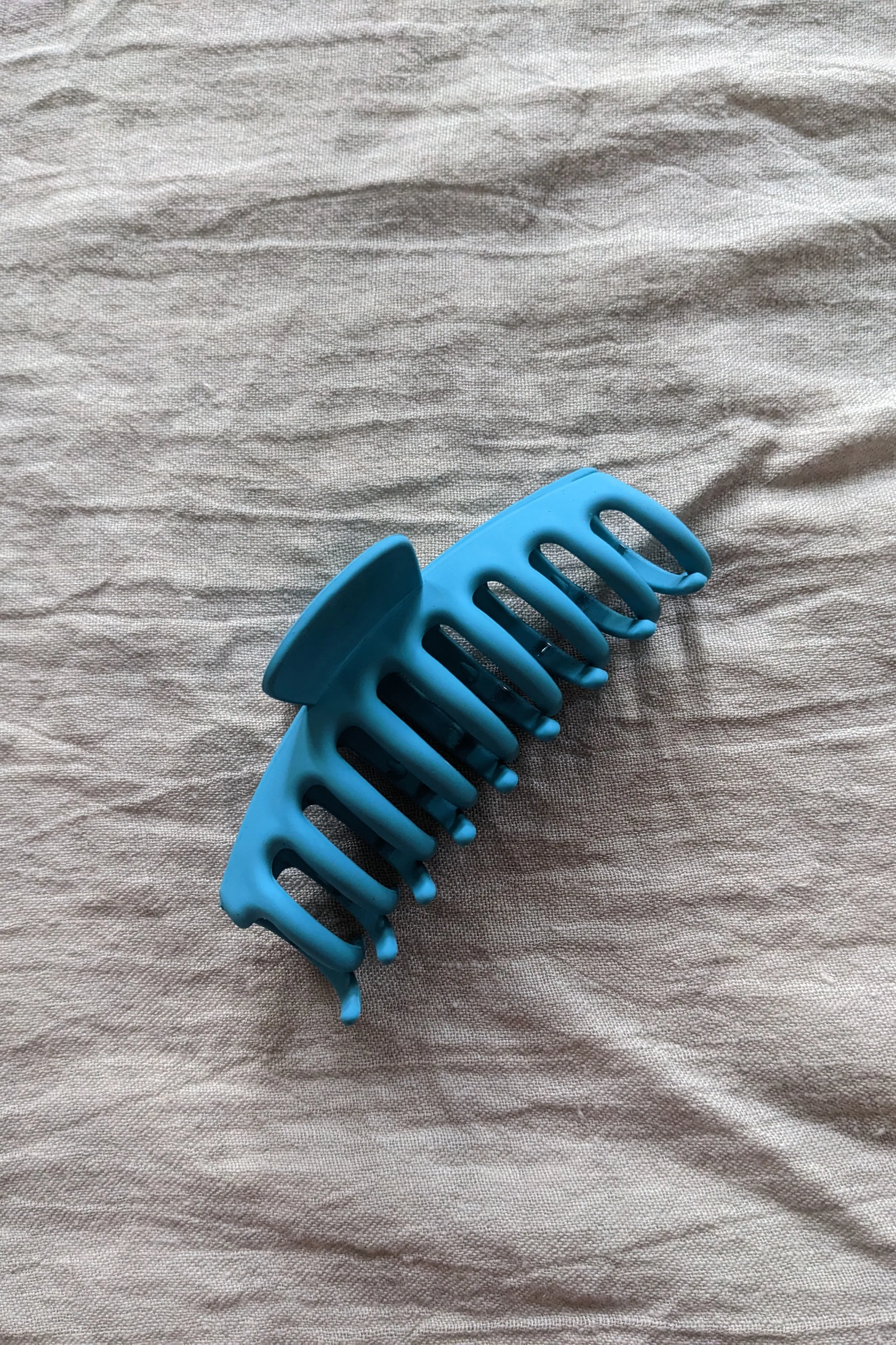 Light Blue Medium Claw Clip