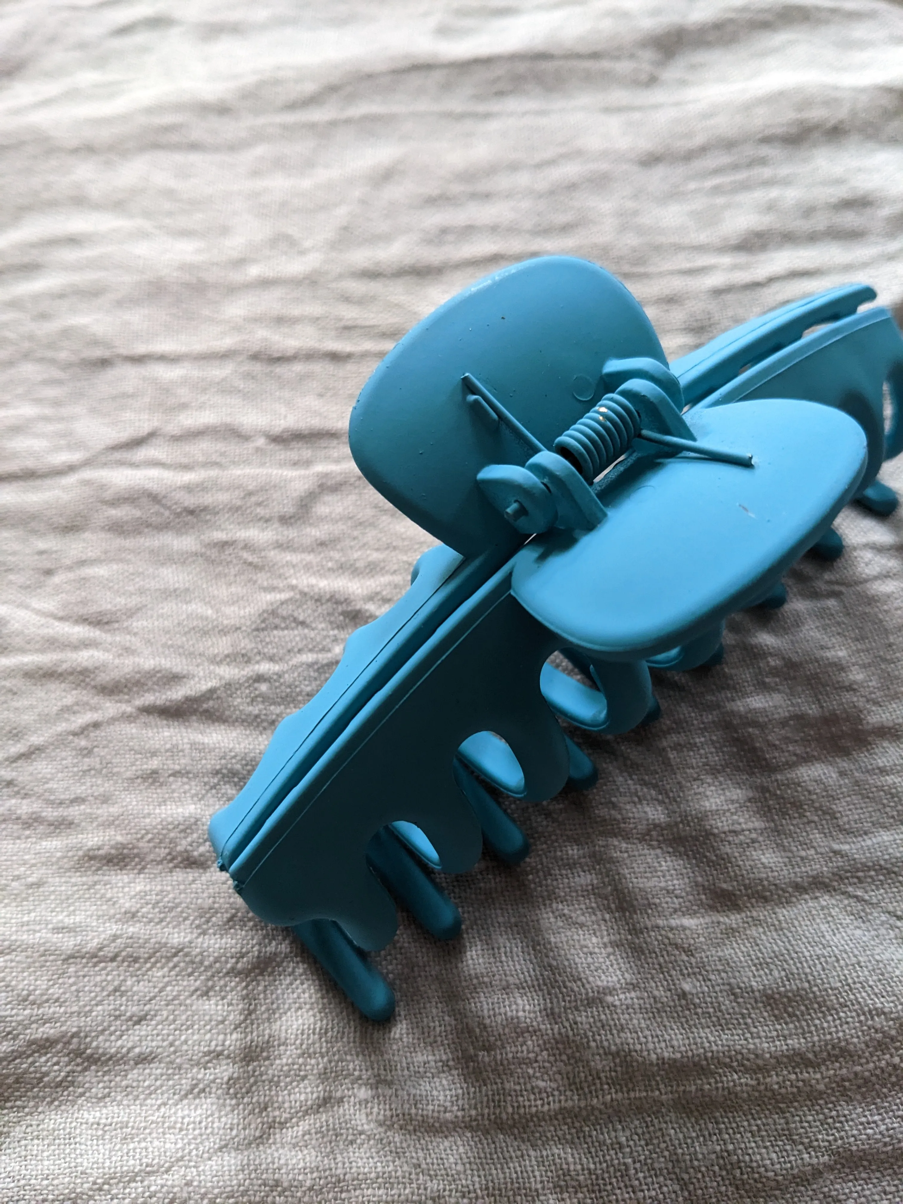 Light Blue Medium Claw Clip