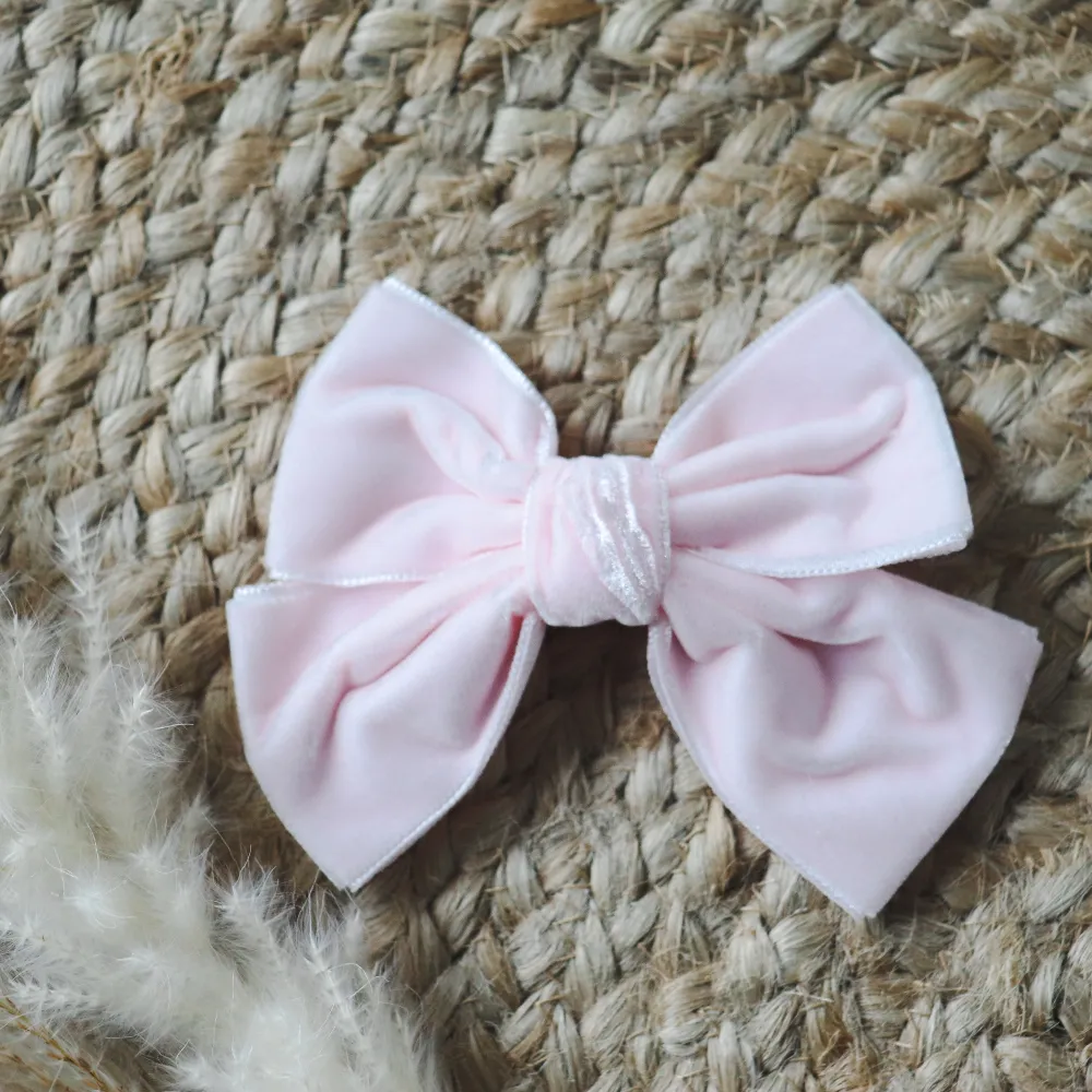 Meia Pata Large Double Velvet Hair Bow