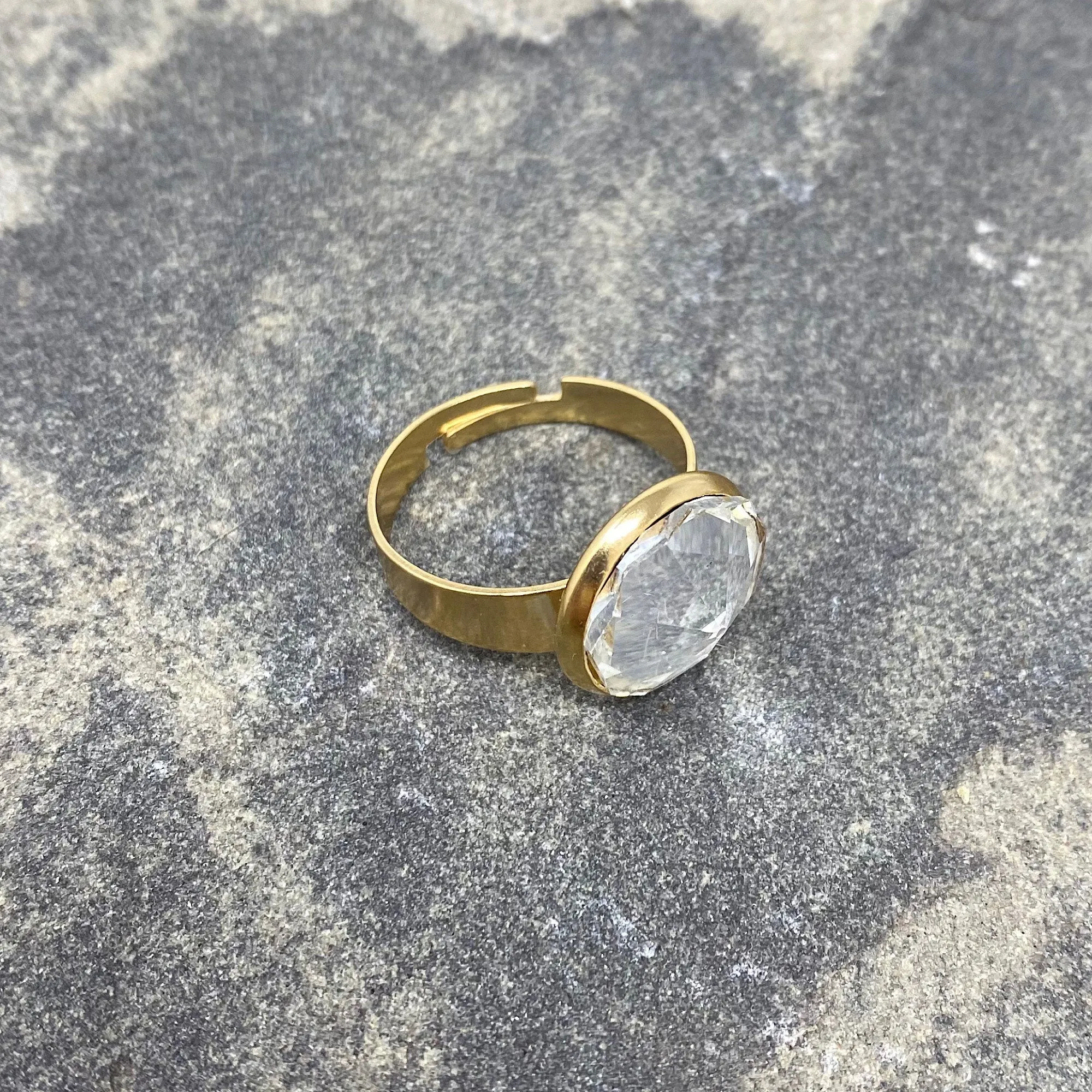 ONEIDA crystal ring