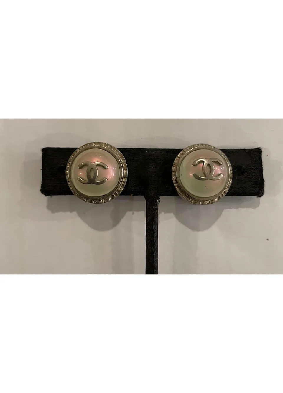 Rare Chanel Vintage 98P, 1998 Spring Pearl CC logo Clip On Earrings