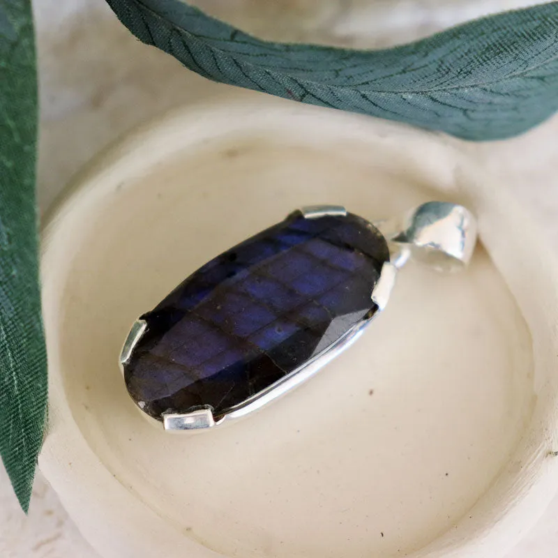 Stella Labradorite Oval Bohemian Pendant