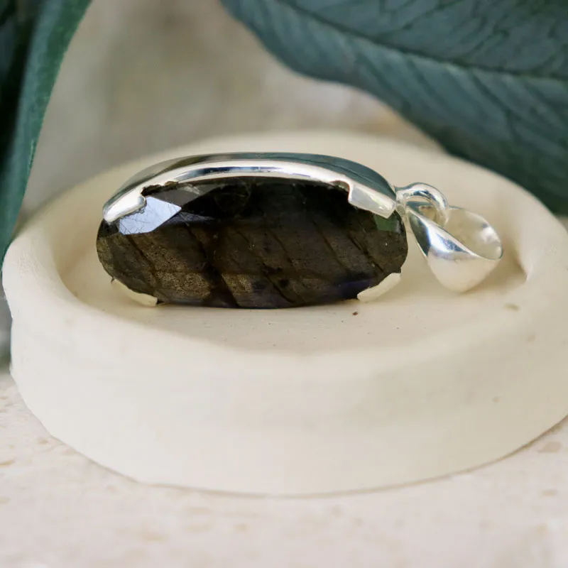 Stella Labradorite Oval Bohemian Pendant