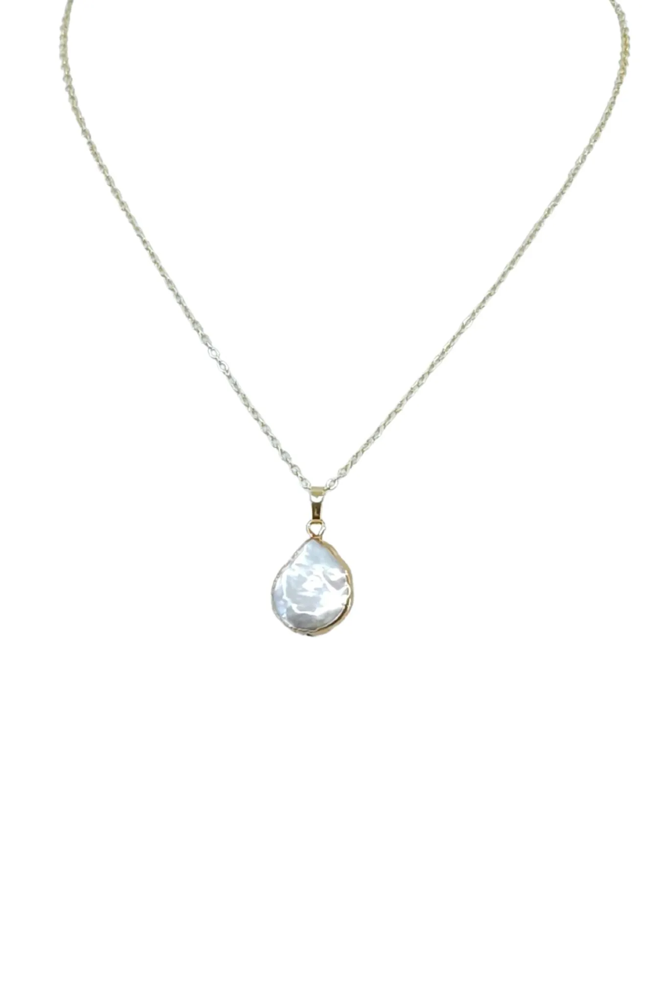 Teardrop Pearl Pendant Necklace in Gold