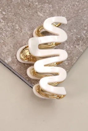 The Della Modern Wavy Hair Claw Clip