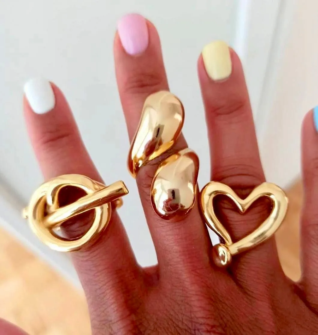 TUCCO SILHOUETTE HEART RING