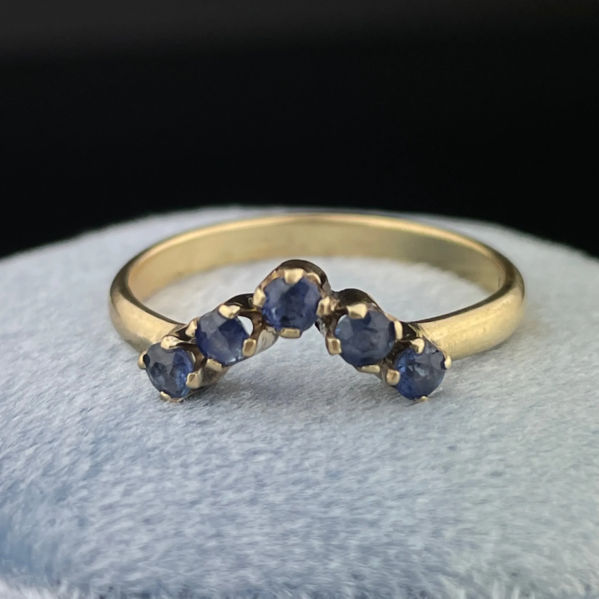 Vintage 14K Gold Sapphire Chevron Ring, Sz 7