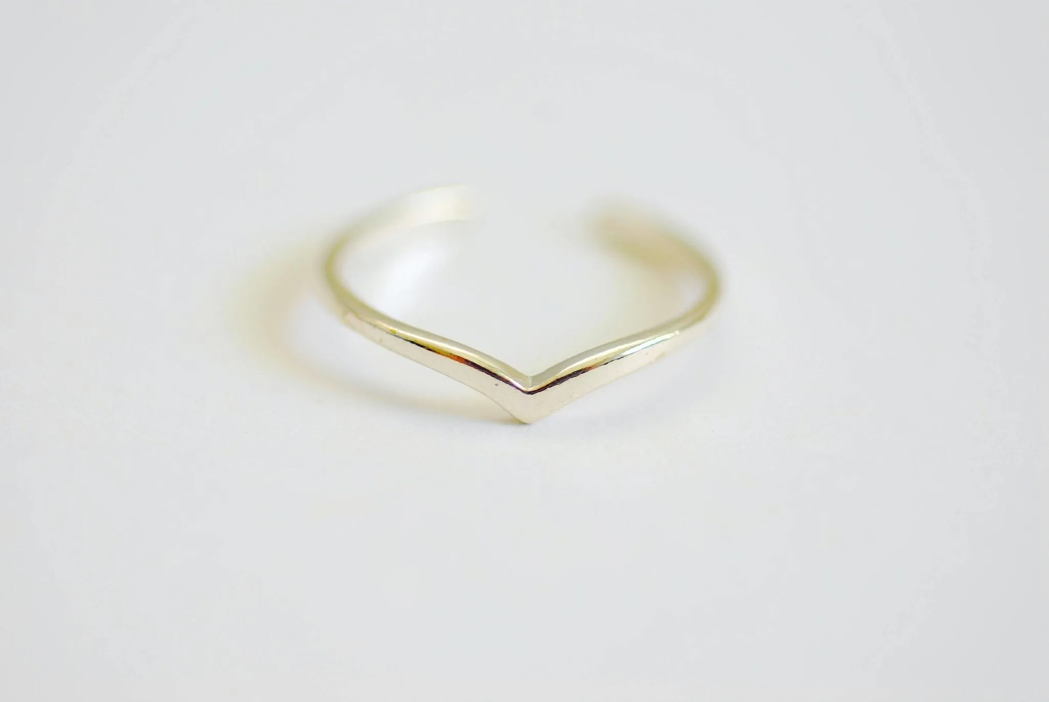 Wholesale Chevron Ring in Gold Silver Rose Gold, Stackable Chevron Rings, V-Ring, Thin Chevron Ring, Minimalist Ring, Triangle Ring, Adjustable Ring